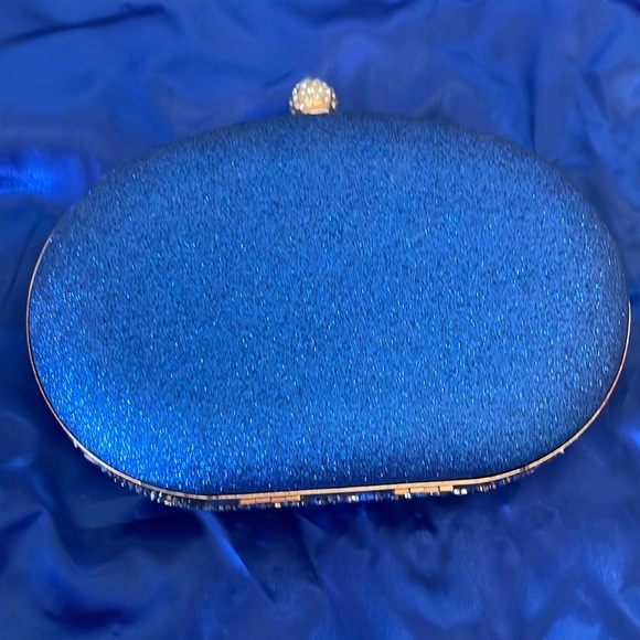 Clutch - Picture 2 of 5